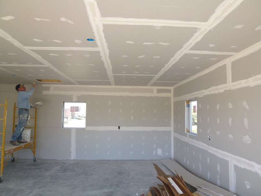 Sample photo: taped walls and ceiling.
